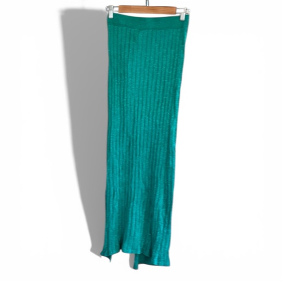 Surf Gypsy Elegant Green Metallic  Ribbed Slit Skirt - Picture 10 of 10
